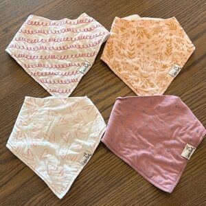 COPPER PEARL Charming Bandana Bib Set of 4